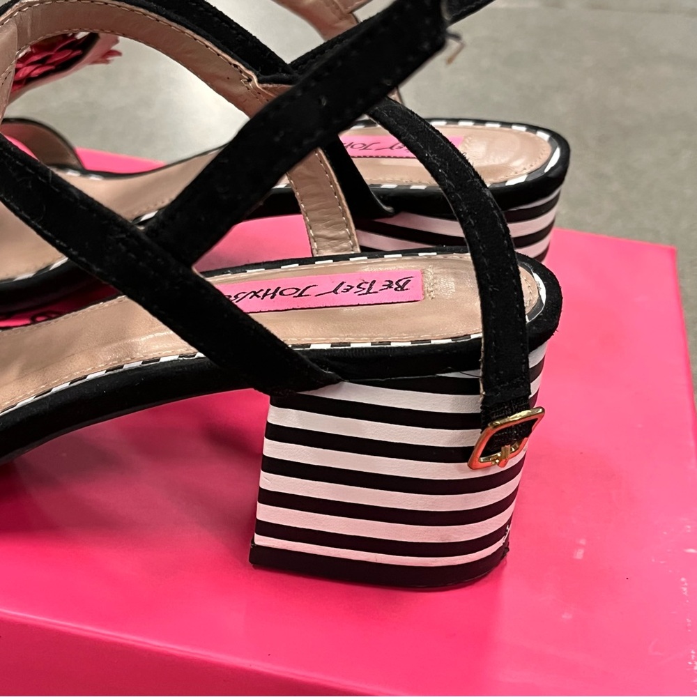 Betsey Johnson Black Sandals with Colorful Floral Accents - Picture 8 of 12